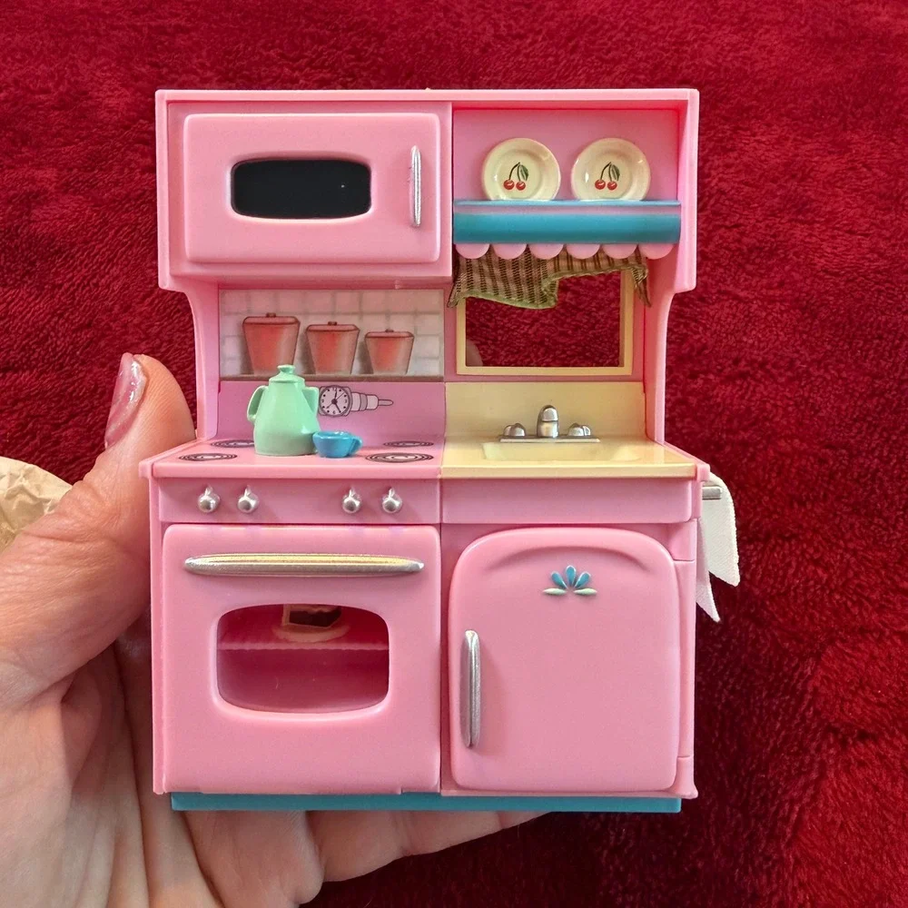 2013 Hallmark Keepsake A Kitchenette For Christmas Ornament Valerie Shanks‎ Pink